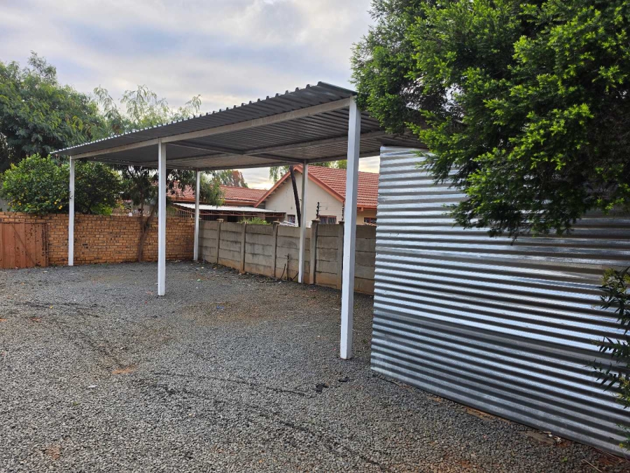 To Let 3 Bedroom Property for Rent in Rhodesdene Northern Cape